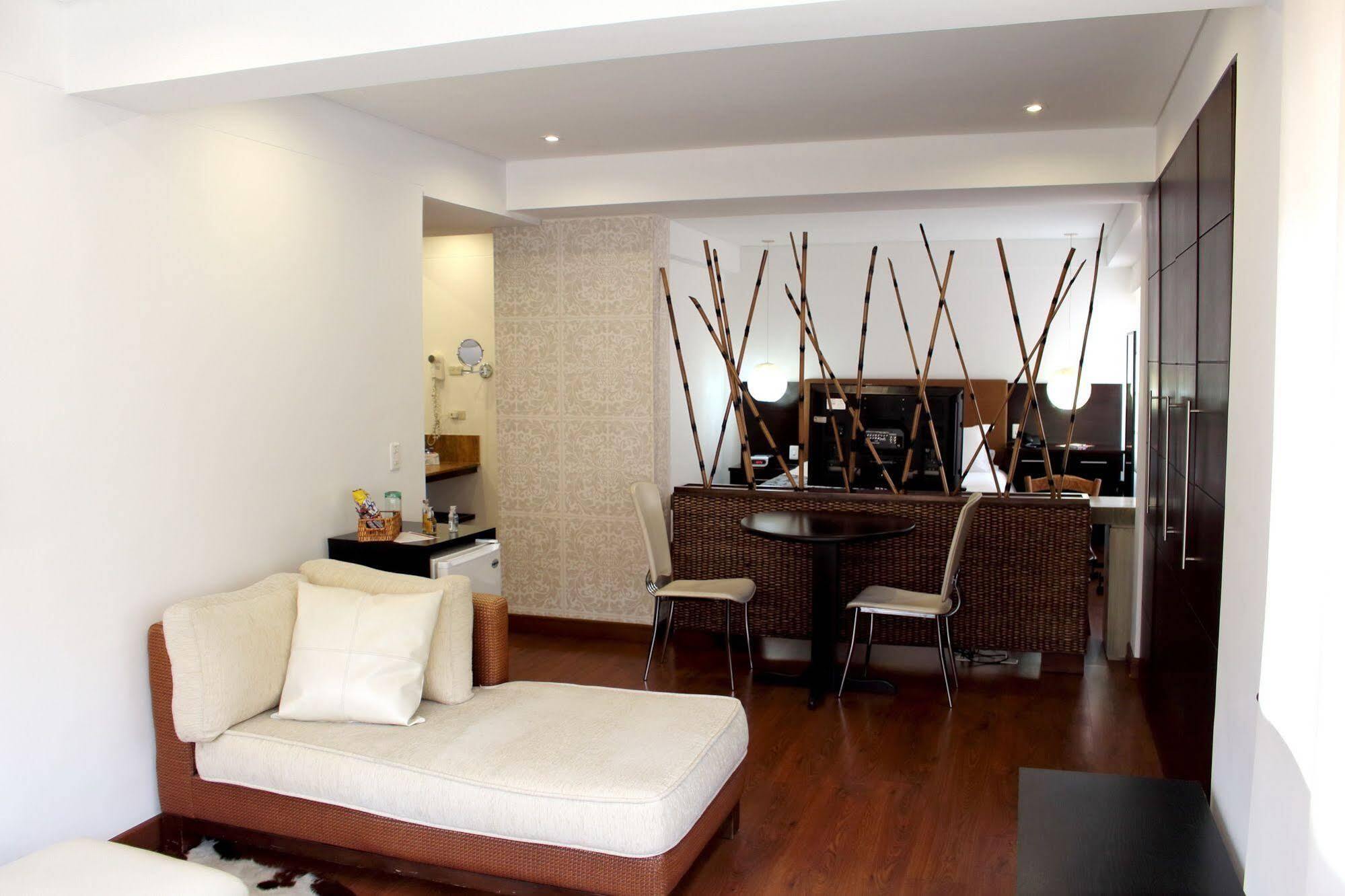 Hotel Retiro 84 By Mij Bogota Exterior photo